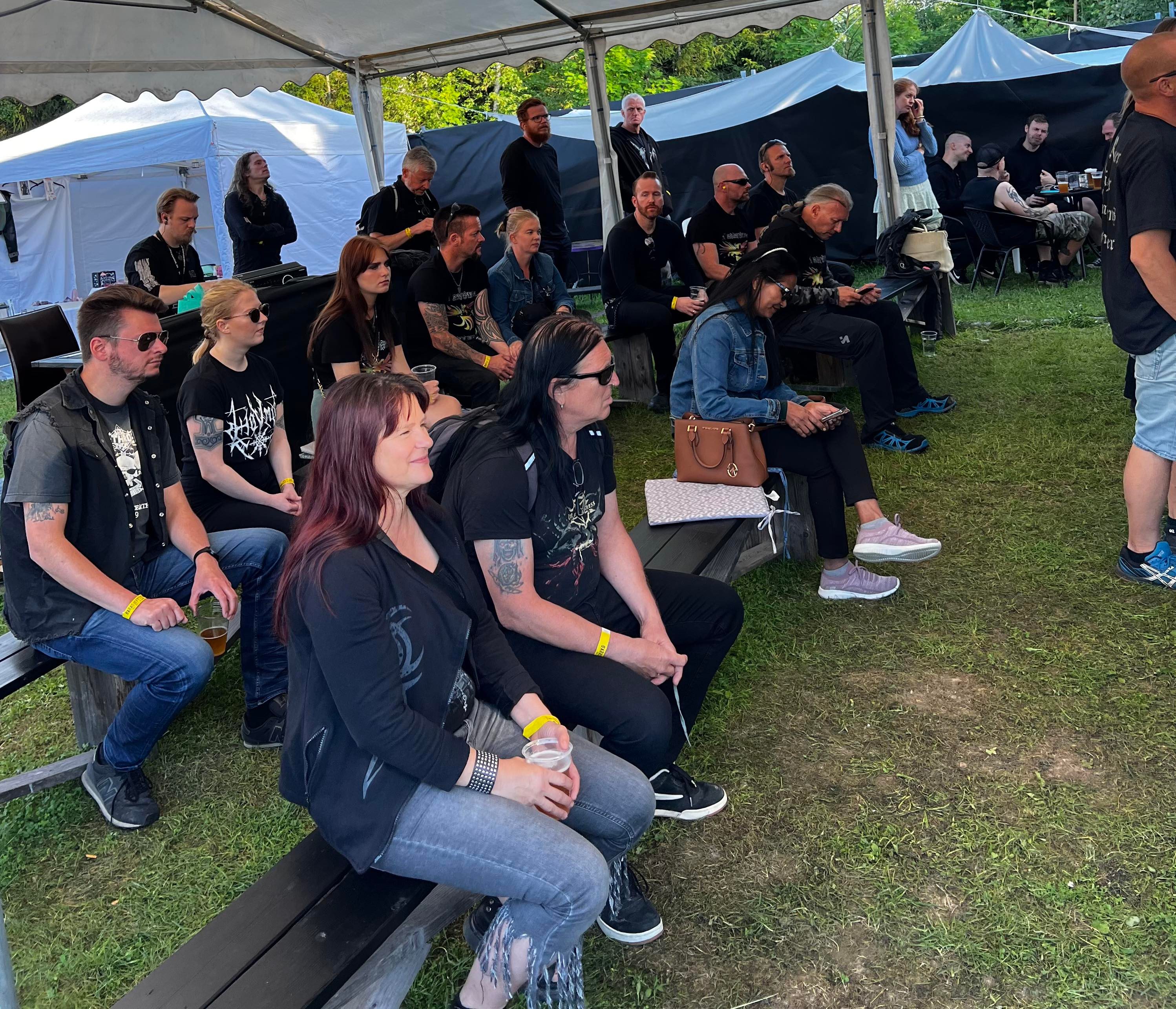 God Stemning I Wench Teltet Garasjefestivalen 22 Foto Arve Oset